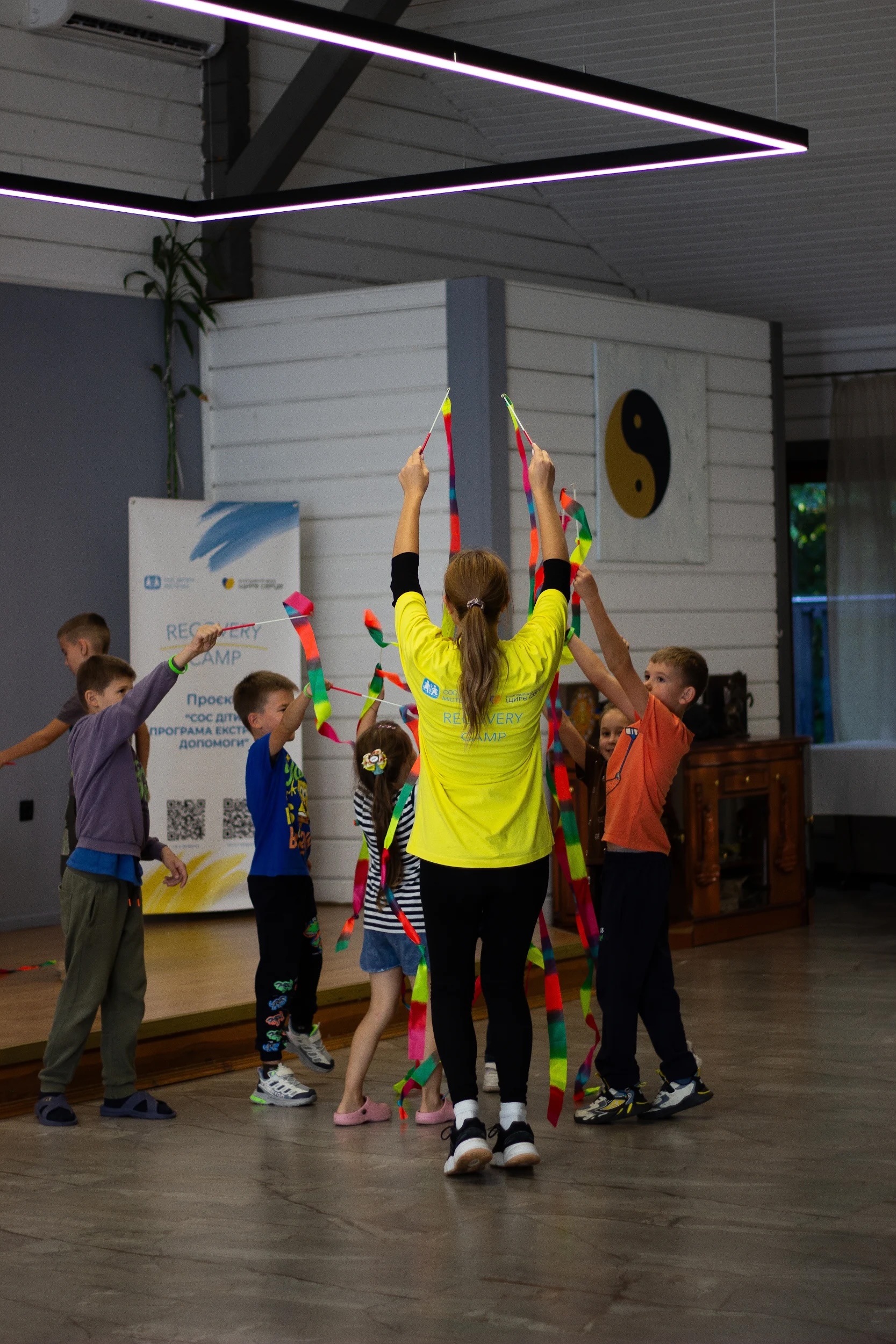 Діти у таборі Recovery Camp