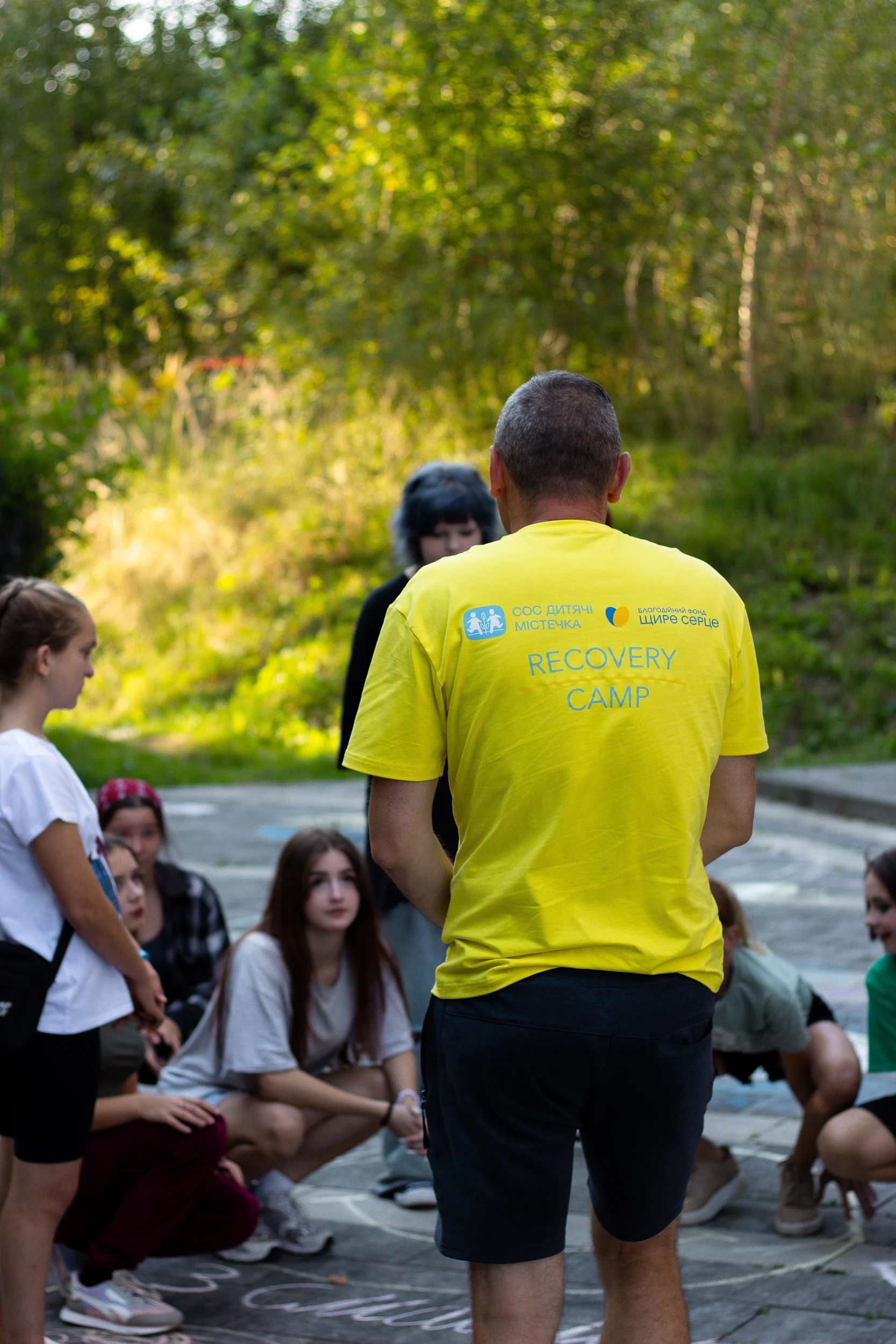 Родина у Recovery Camp